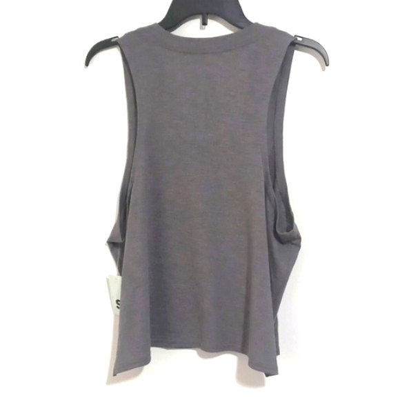 XL tank tops w/ small side splits. Gray & Green sleeveless tops. NWT - Picture 4 of 15